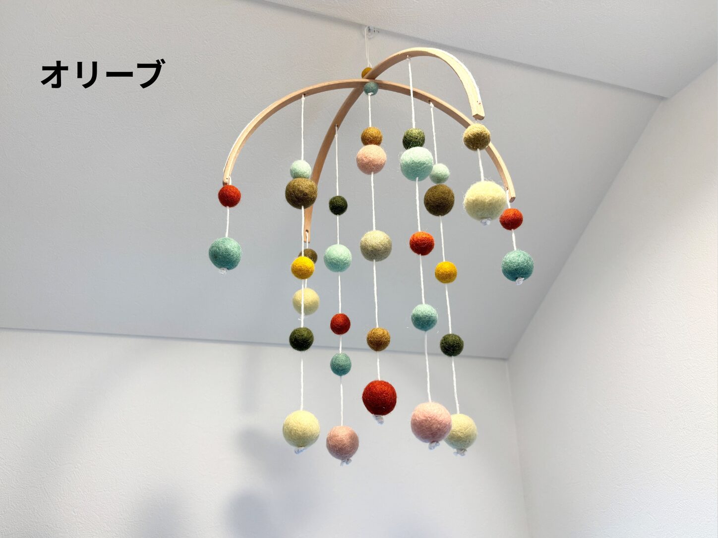 出産祝いギフトセット<br>ベビーモビール ＆ ロンパース - 画像 (6)