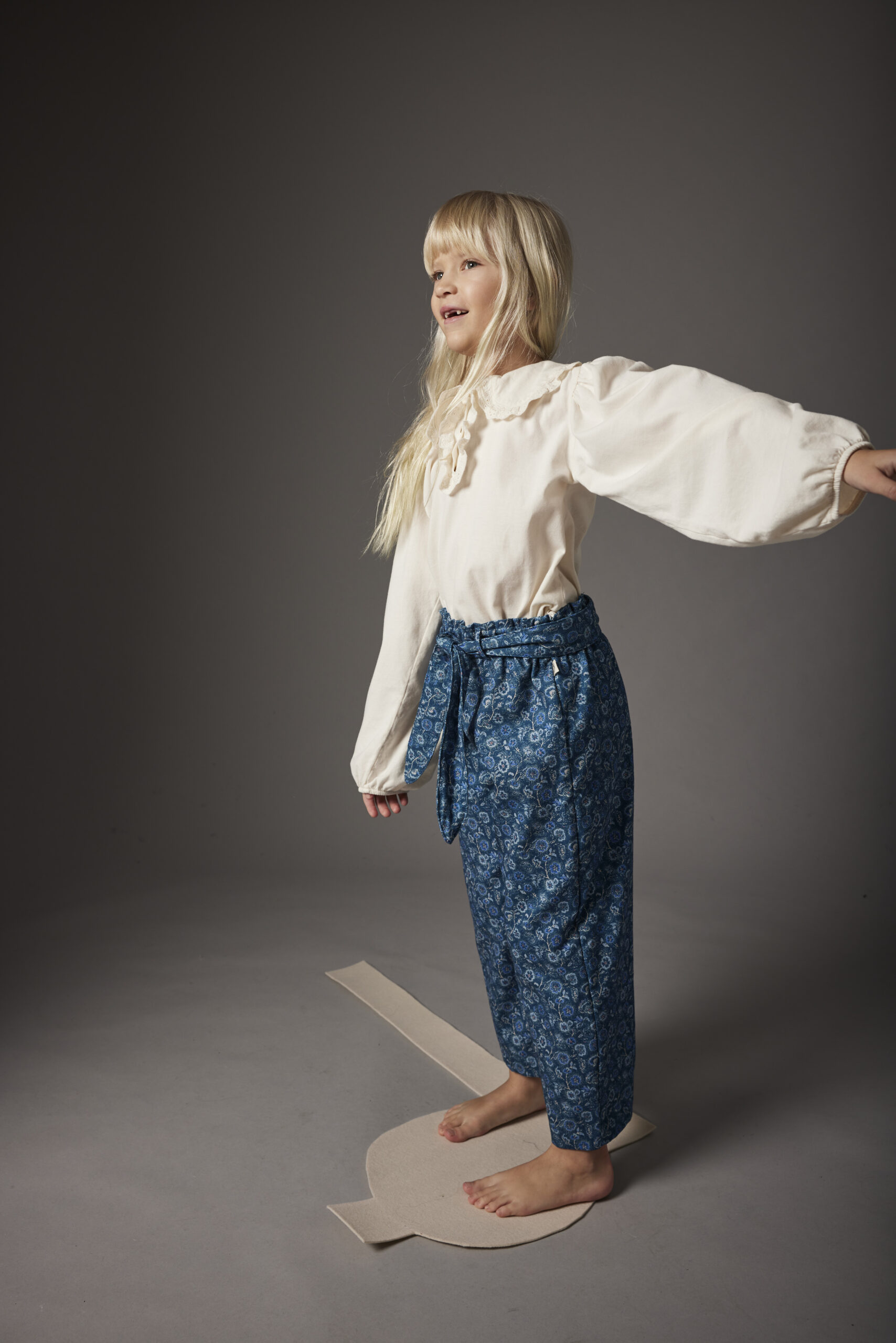 COZMO(コズモ)<br> LIMA floral fine corduroy pants - 画像 (4)