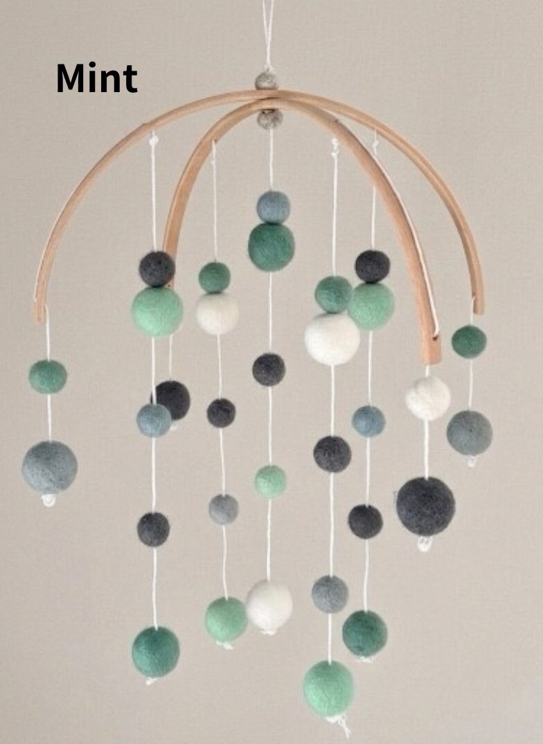 お祝いギフトセット<br>ベビーモビール ＆ ロンパース - 画像 (9)