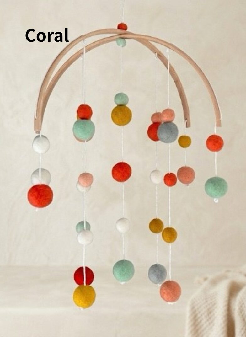 お祝いギフトセット<br>ベビーモビール ＆ ロンパース - 画像 (5)