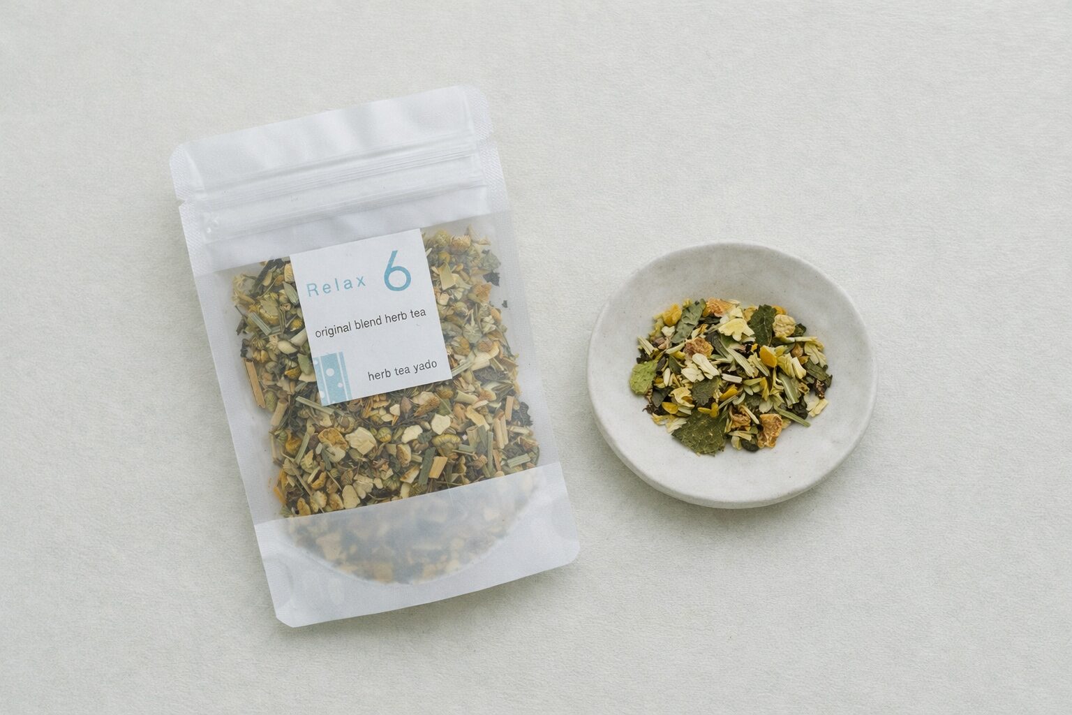 お祝いギフトセット<br>ベビーセットアップ& 靴下 - 画像 (8)