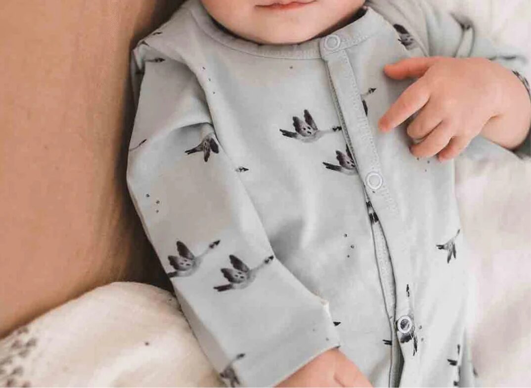 お祝いギフトセット<br>ベビーモビール ＆ ロンパース - 画像 (14)