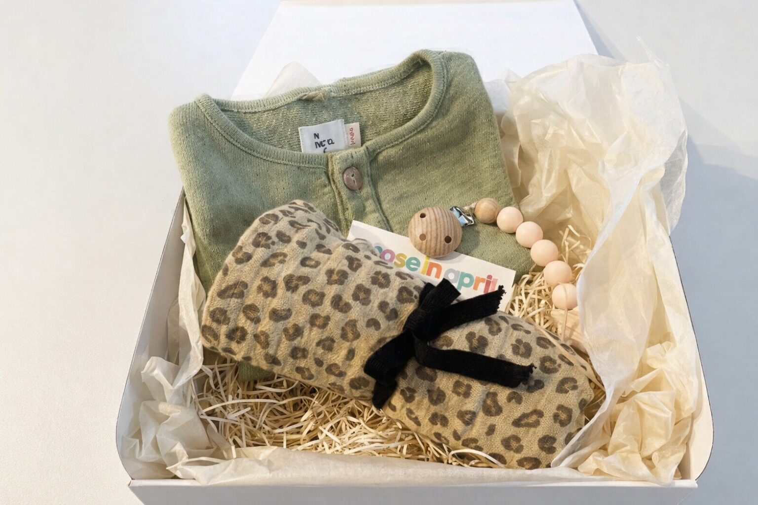 お祝いギフトセット <br>ベビーブランケット ＆ ロンパース